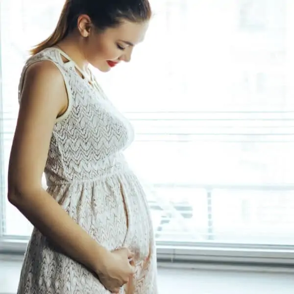 5 Best Places to Shop for Petite Maternity Dresses - Petite Dressing
