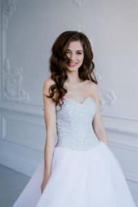 wedding-dresses-for-small-bust