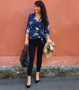 blouse-black-jeans