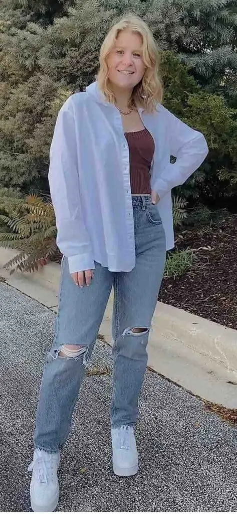 Cute ripped store jeans outfits