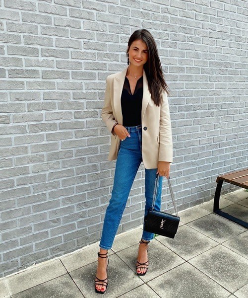 how to choose a blazer for women