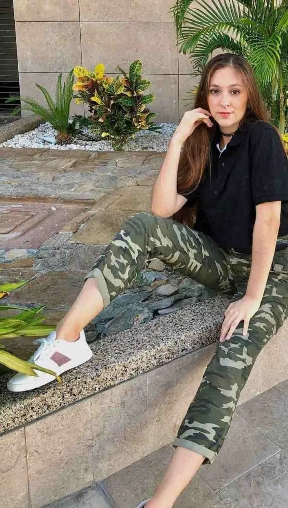 What To Wear With Camo Pants - Petite Dressing