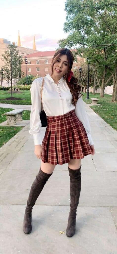 what goes with plaid skirt