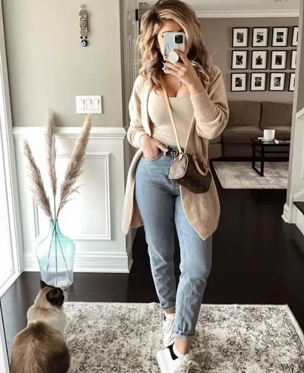 boyfriend jeans outfit