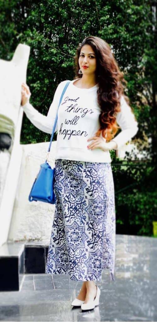 sweatshirt maxi skirt
