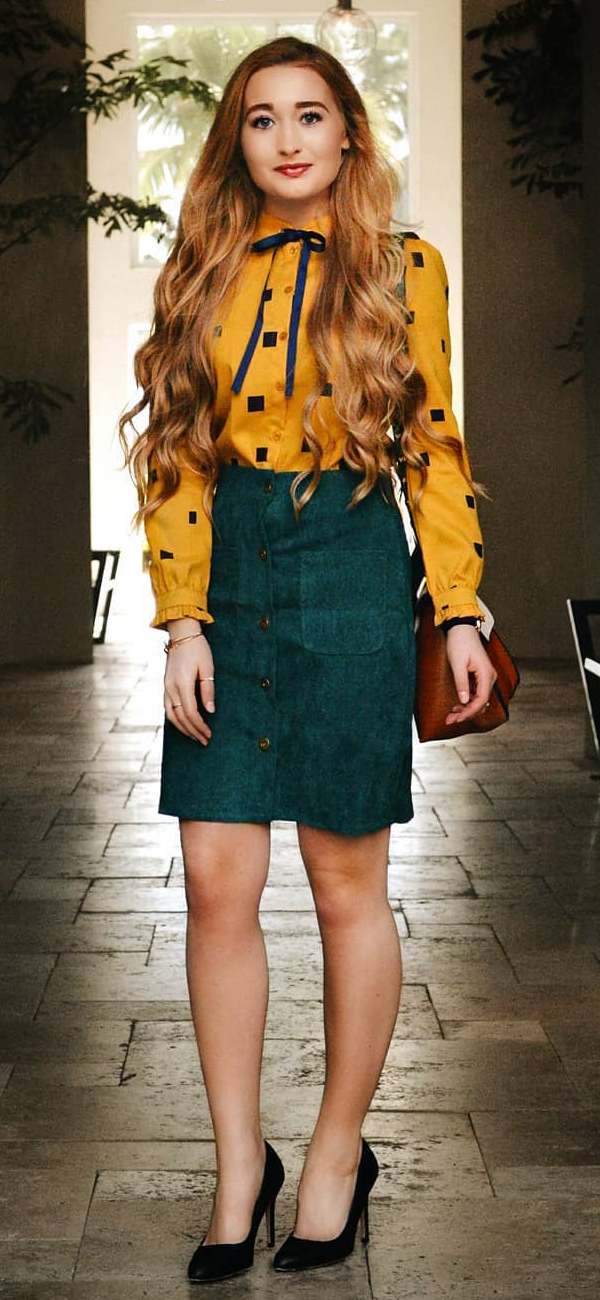 How to Wear a Corduroy Skirt Guide for Women)
