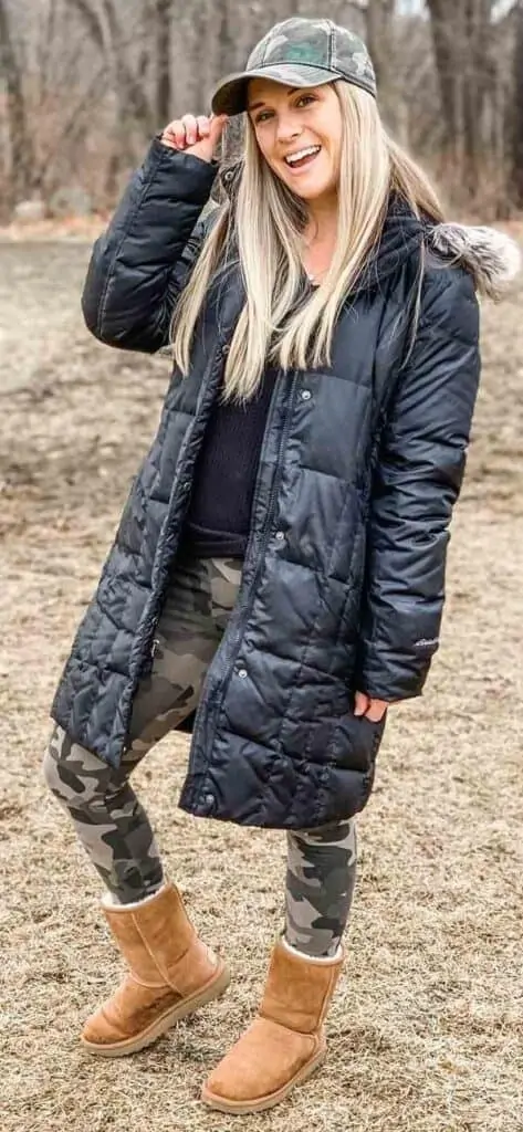 Casual Puffer vest outfit with hoodie. Flare leggings. Tasman Ugg