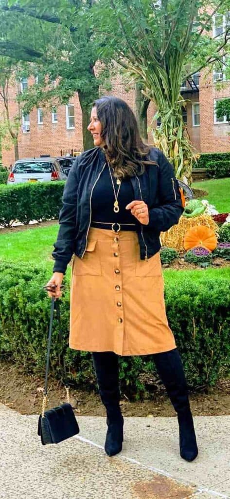 How to Style Suede Skirt: 5 Chic Ways to Upgrade Your Fall Wardrobe!