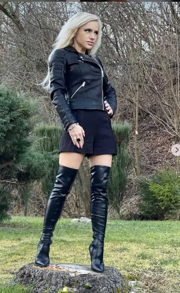 OOTD - Over The Knee Boots, La Petite Noob