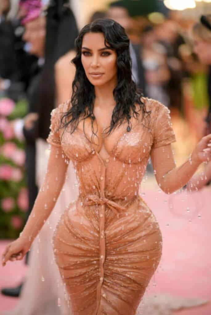 Famous hourglass shaped actresses