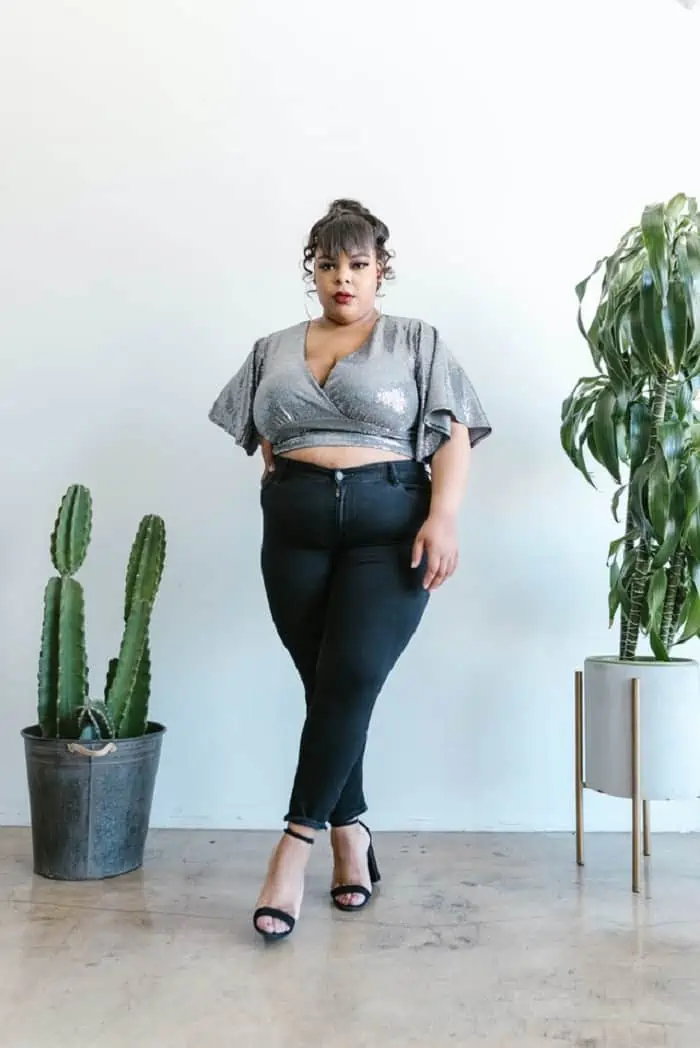 How to Choose the Right Neckline for Plus Size - Petite Dressing