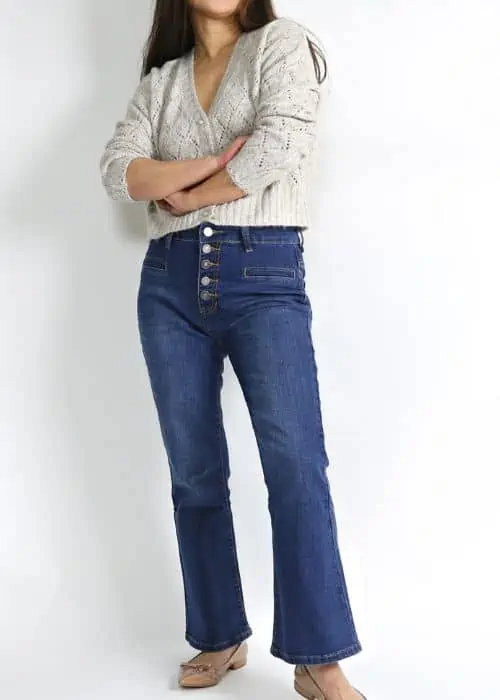 The Complete Jeans Guide for Women with Short Legs - Petite Dressing