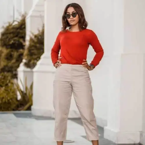 BEST PANTS FOR SHORT AND CURVY WOMEN-cropped pants