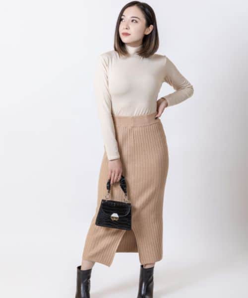 BEST SKIRTS FOR A SHORT AND CURVY WOMAN-maxi skirt 