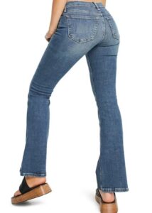 The Complete Jeans Guide for Inverted Triangle Body Shape