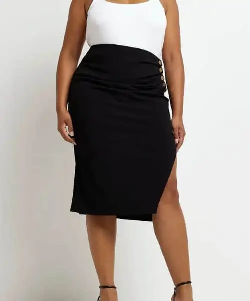 BEST SKIRTS FOR HOURGLASS BODY FRAME-skirt with slit