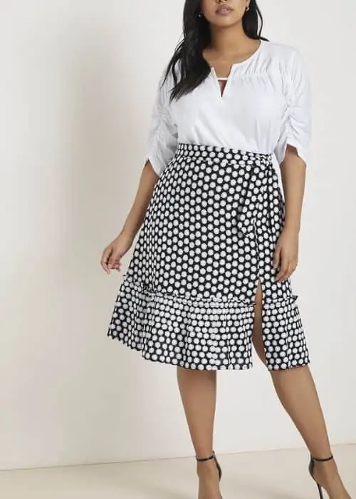 The Complete Skirt Guide for Pear Body Shape - Petite Dressing