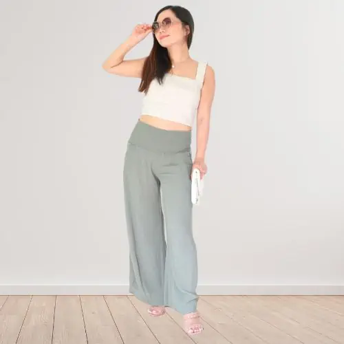 Pants Guide For Women Over 40-Neutral Flowy Pants
