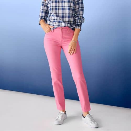The Complete Shoes Guide For Women Over 50-White Sneakers