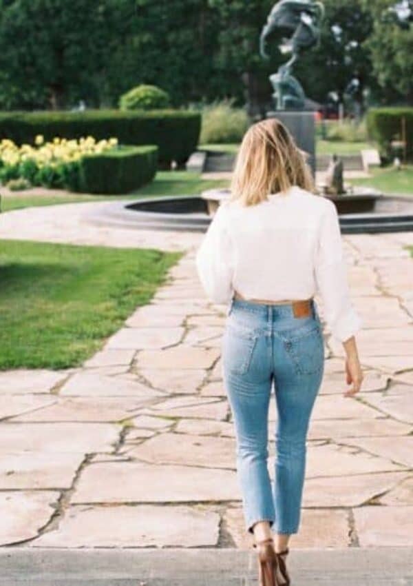 Jeans Guide for Women Over 50-Slim Fit Jeans