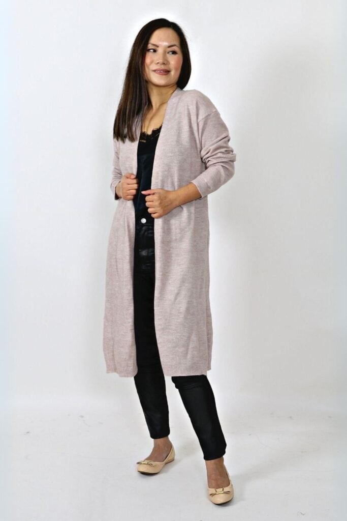 I'm 5'2, and here's 21 Styling Hacks If You Have a Short Torso