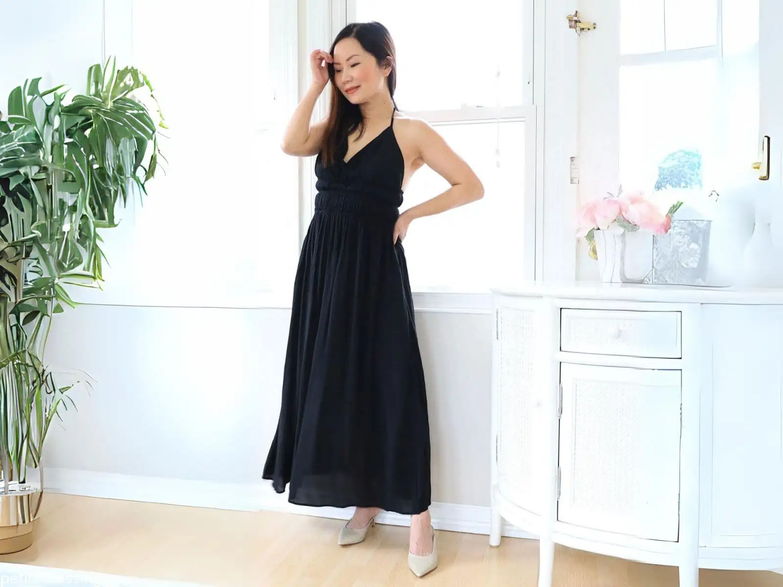 I'm 5'2, this is how to look good in long dresses if you are short - Petite  Dressing