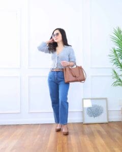 Straight-leg Jeans Outfit Ideas for Petite Women