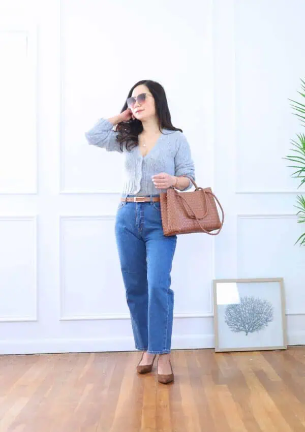 Straight-leg Jeans Outfit Ideas for Petite Women