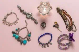 10 Mistakes You’re Making with Accessories That Stylish Women Don’t