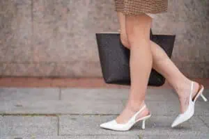 10 Things Fashionable Women Over 60 Always Avoid (And What They Do Instead)