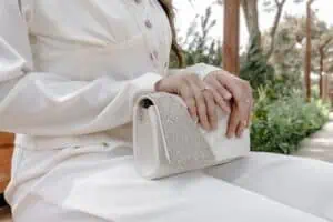 10 Things Classy Women Never Do With Their Outfits